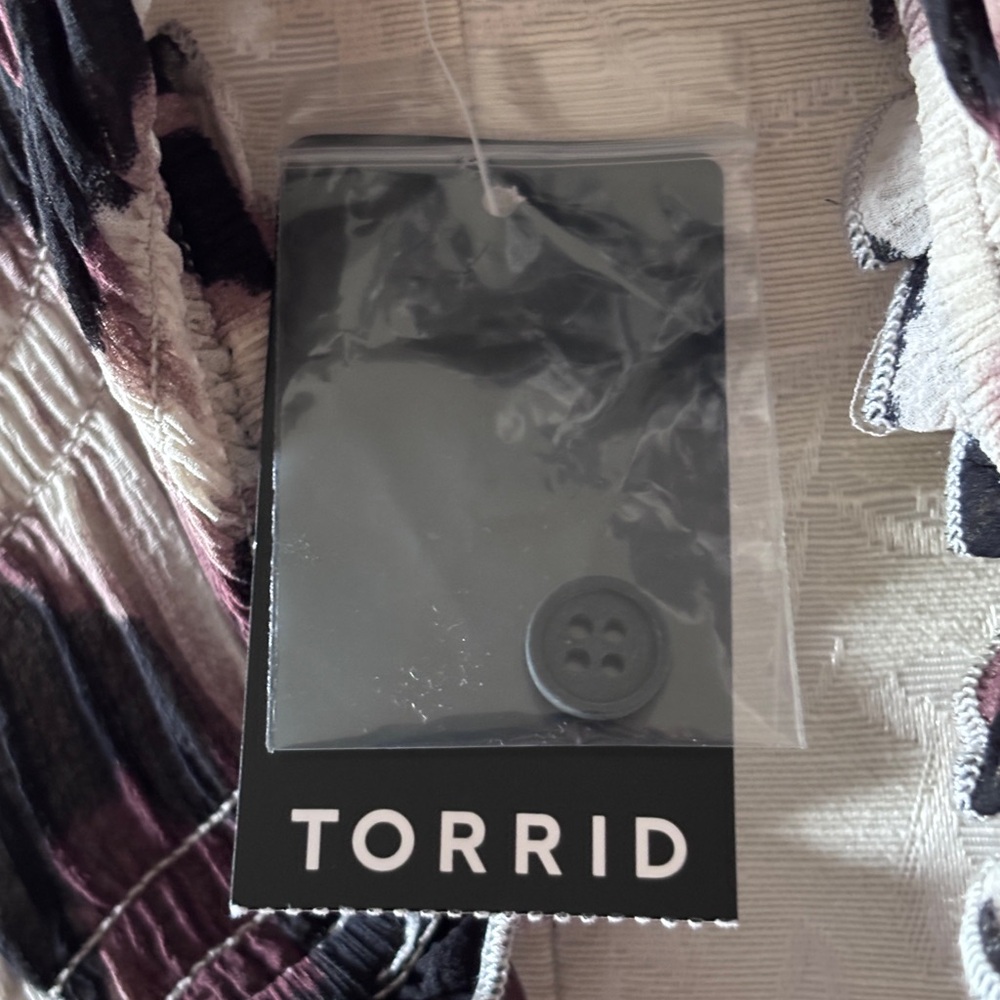 Torrid Chiffon Button Up Leopard Print Sleeveless… - image 8